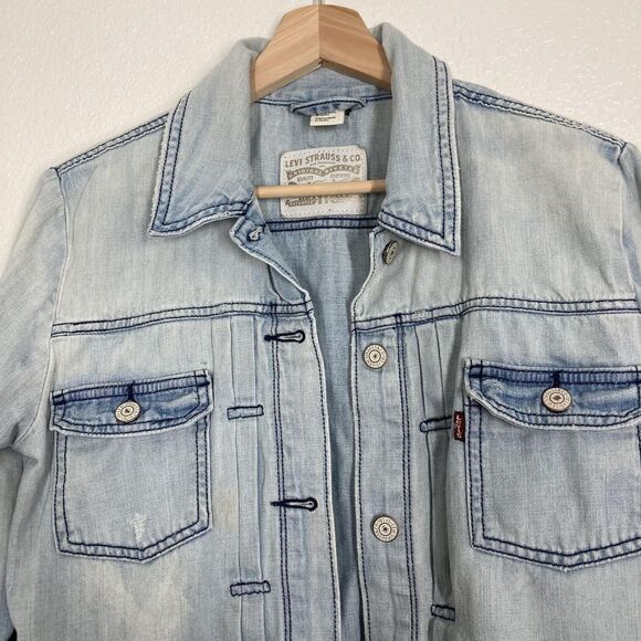 Levi's Jean Jacket Mens Small Light Wash Denim Distressed Button Front Trucker - Picture 3 of 16